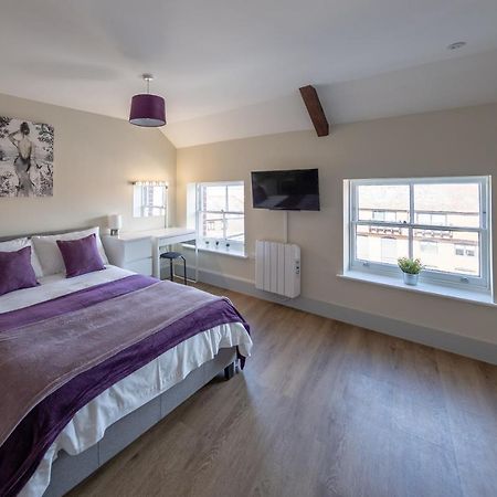 Isabella House - Hereford City Centre Aparthotel, By Rentmyhouse エクステリア 写真