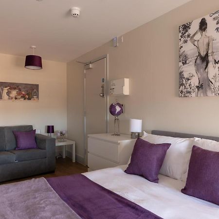Isabella House - Hereford City Centre Aparthotel, By Rentmyhouse エクステリア 写真